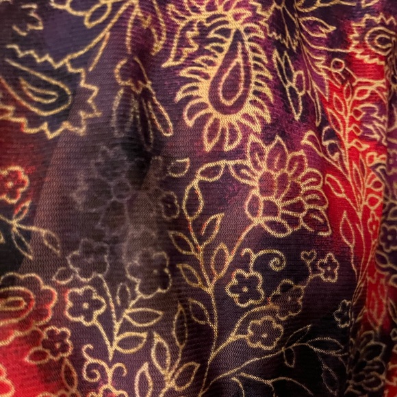 Sag Harbor Woman Purple/Black/Red w/Tan Sketch Floral/Paisley Print Top - Picture 10 of 12